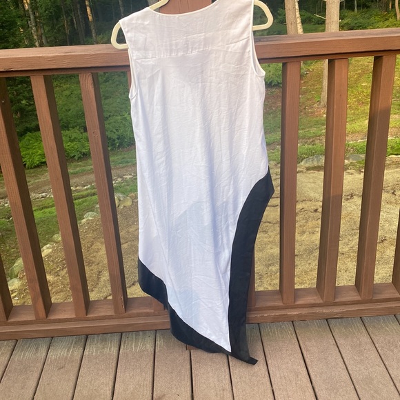 BCBG MAXAZRIA… asymmetric, tunic🌺 - Picture 4 of 4